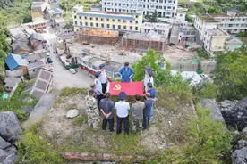 走进边境“红色课堂”图片