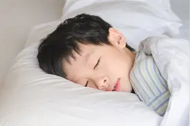 睡醒后床单湿一片，一大把年纪还“尿床”？关于梦遗你要知道这些图片