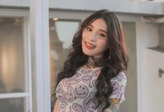 被全网怒骂，她无辜吗？