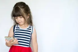 不让孩子玩手机，孩子却发脾气？这些方法能帮到你！图片