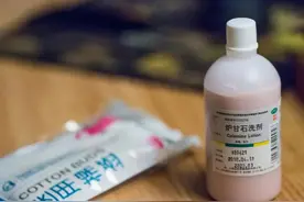 几块钱一瓶的炉甘石洗剂，或能“摆平”这5种病，早了解早受益图片