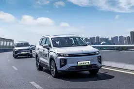 试驾睿蓝9：跟蔚来换电一样快，比理想L8更奶爸车！图片