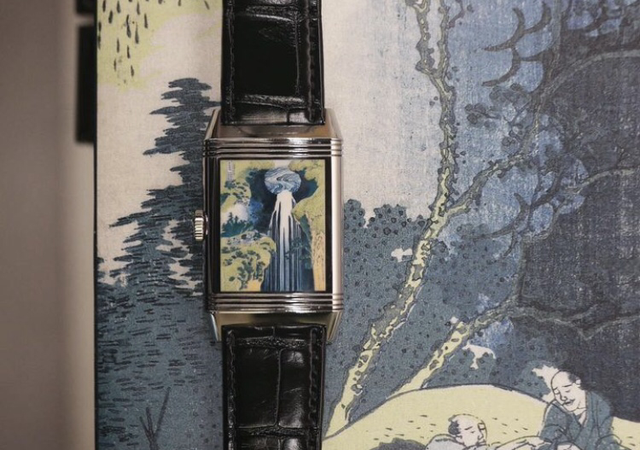 ���ҷ�ת�ļ�ֵ�����