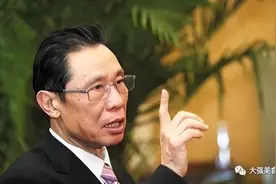 为啥老年人摔一跤就骨折？50岁后，2种肉再贵也要吃，增强骨骼图片