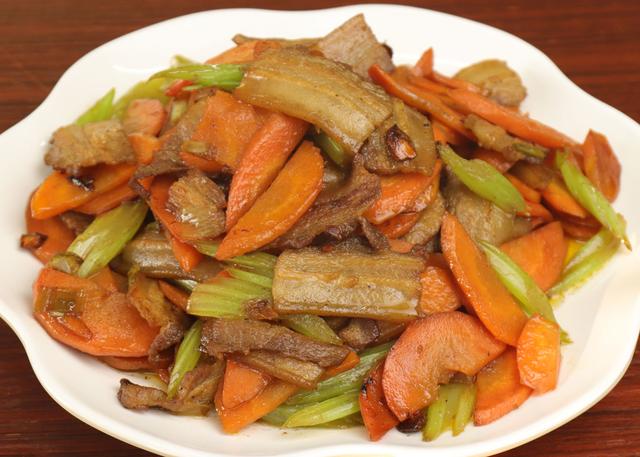 女性补充胶原蛋白的食物有哪些 2026年女性补充胶原蛋白的食物有哪些呢