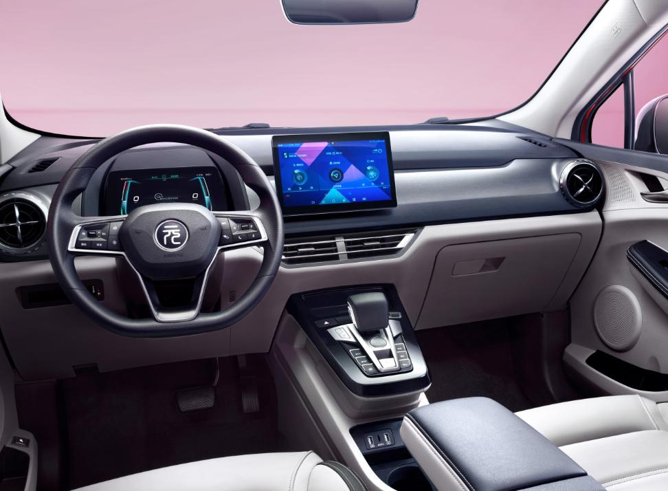 新能源车推荐_续航超300KM的7款电车_五菱宏光mini 300KM续航版