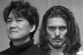 看到刘烨女儿的近照，终于明白混血儿的心酸，周华健比儿子显年轻图片