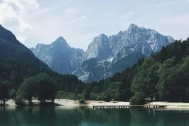 奋进新征程 建功新时代丨我市聚焦城市管理难题，采取“一线工作法”督办整改—— 城市管理下足“绣花功夫”图片