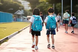 陈思：放学路上图片