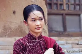 38岁单亲妈妈，穿着单薄的衣服跑到我家里，说要谢谢，拒绝了她图片