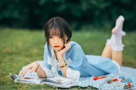 故事：快办婚礼前，男神偷去见回国的白月光，我知十年暗恋该放手图片