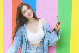 马来西亚“国宝级”女神，冰肌玉骨漫画身材，酷爱旗袍甜而不娇图片