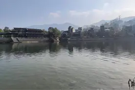 距离长沙500公里的古镇，因为一部小说火了，不要门票景色秀图片