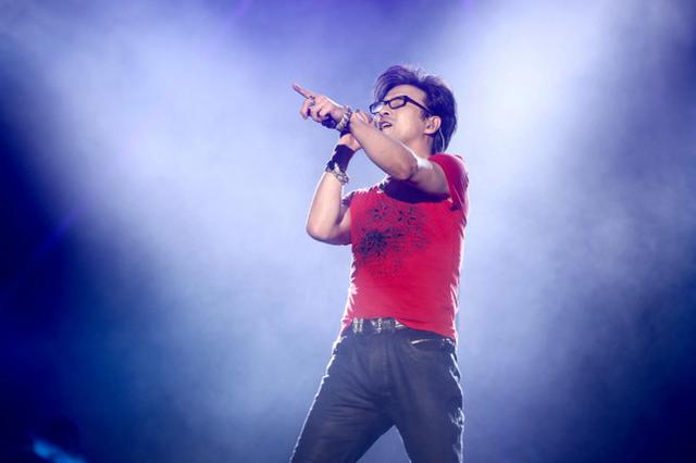 汪峰鸟巢演唱会2014,汪峰鸟巢个唱现场齐呼章子怡:我的爱是对的 - 冷