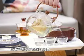 嗓子有痰咳不出、咽不下？常喝3杯代茶饮，嗓子舒服了图片