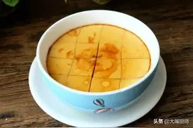 蒸鸡蛋时，加冷水还是热水？都不对，大厨教你3招，比嫩豆腐还嫩图片