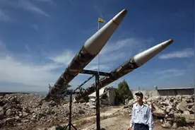 解放军火箭弹超哈马斯千倍，超饱和攻击无视反导，敲打岛内清醒点图片