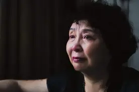 失独妈妈盛海琳：61岁生下双胎女儿，丈夫突然离世抛下母女三人图片