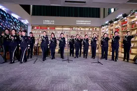 济南交警隆重举行“一路繁花”第一届女警风采展示暨颁奖活动图片