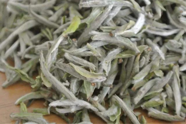 茶叶上的毫毛越多越好？西湖龙井为何没有白毫？