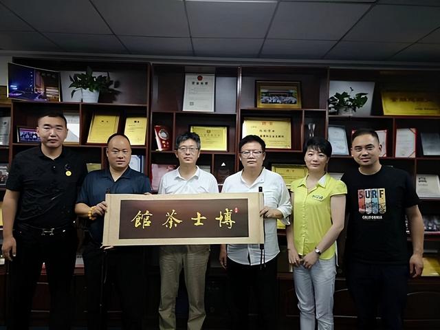 幕僚汇幕僚长张铭博士分享陈武营销的成功案例:博士茶馆超级IP