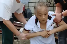 2009年“捐肾救妻”的模范丈夫，如今下场凄惨，儿子至今不原谅图片