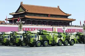 西方军事专家直言：“现在没人敢对中国下手，因为国力太强大了”图片