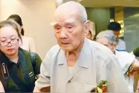 89年，台湾老兵回上海寻亲，家中已无亲人，寻到60岁初恋步入婚姻图片