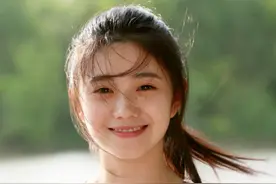 娱乐圈再现文盲名场面，刘浩存迷惑发言，成龙郭麒麟都看不下去了图片