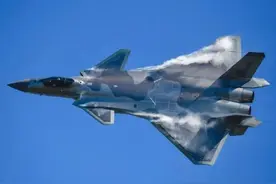 过于落后的可以展示，歼20战机不再神秘，全面亮相的背后代表什么图片