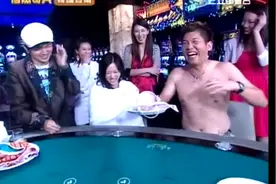 42岁陈乔恩终于嫁出去了，老公的黑历史却一言难尽，她到底图啥呢图片