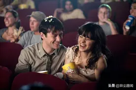 《和莎莫的500天》女主角湛蓝大眼睛经历两段婚姻变身性感轻熟女图片