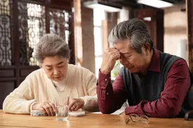 上年纪后，身上有“老人味”？坚持5个好习惯，或能消除“怪味”图片