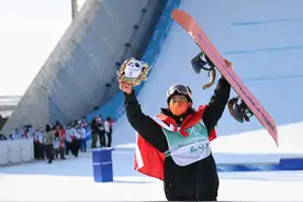 奥运冠军保送清华大学，评论区却吵翻了天图片