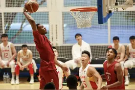 【太疯狂了 历史首次！】战胜中国男篮的他们也回家了！科比中意的大学成夺冠大热！图片