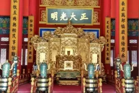 大臣篡夺皇位把龙椅坐塌遭报应，说明了什么？图片
