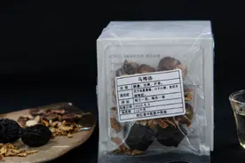 除了“酱香拿铁”，1元酸梅汤火爆全网！网友：打败奶茶店的竟然是中药房图片