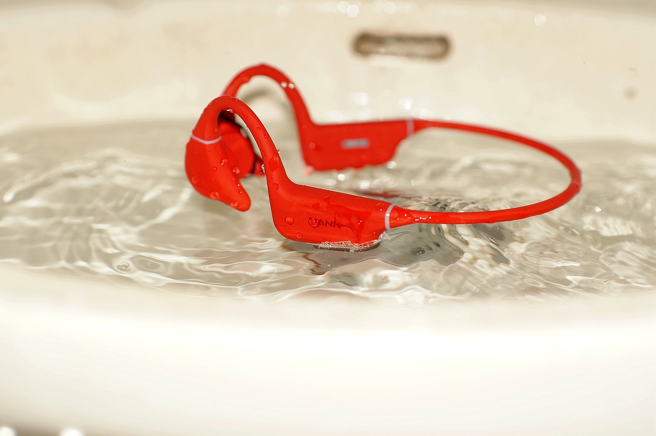 明星同款可以泡泳池的耳机不想试试吗