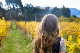 人到中年，请牢记“戒色”的三大好处图片