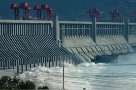 三峡大坝的寿命到底有多长？建成近19年，2000亿多投资收回来了吗图片