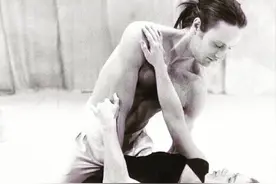 关于《神奇动物：邓布利多之谜》麦斯米科尔森的10件事图片