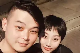 我，当了22年富家女，家道中落父亲离世，我替他还债2000万图片