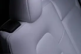 新车 | 特斯拉Model Y新款后排座椅曝光，坐垫加长，舒适度更高图片