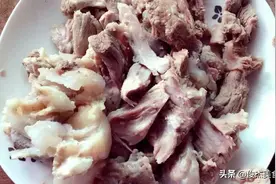 大家看不上的大骨头，做成拆骨肉非常好吃，比买纯肉要划算图片