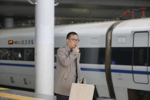 普通火车厕所让抽烟吗？列车这些规定你要清楚