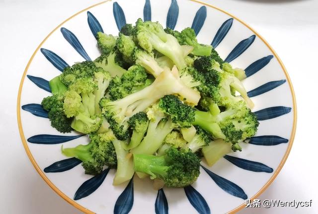 花胶鸡脚猪骨汤的做法功效 2026年花胶鸡脚猪骨汤的做法功效 花胶鸡脚猪骨汤的做法功效 2026年花胶鸡脚猪骨汤的做法功效