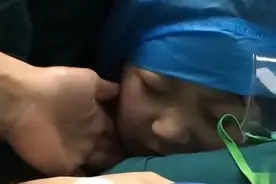 眼看妈妈病危，8岁女孩吃胖自己捐骨髓救母，5年过去她们还好吗？图片