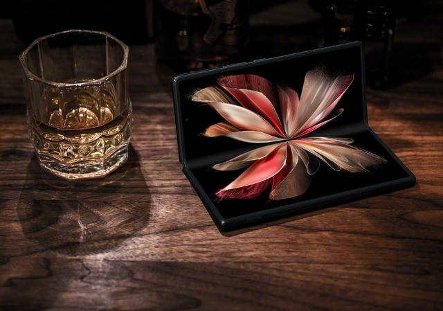 vivo X Fold2/X Flip：科技与美学的完美融合，引领折叠屏新潮流