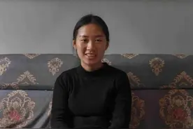 安徽27岁女孩王倩，每晚搂着23岁弟弟睡，不敢找对象，怕拖累别人图片