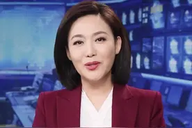 央视女神郑丽：丁克七年，不顾风险高龄产女，如今家庭幸福美满图片